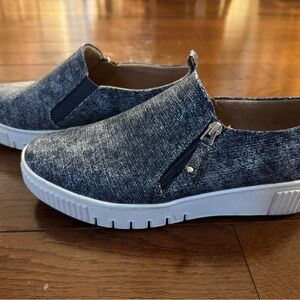 SOUL Naturalizer Gray and White Casual Sneakers